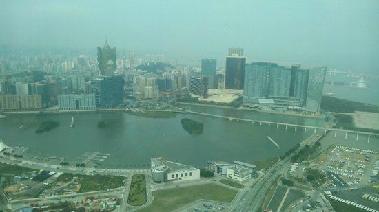 Fontana cibernetica del lago Nam Van